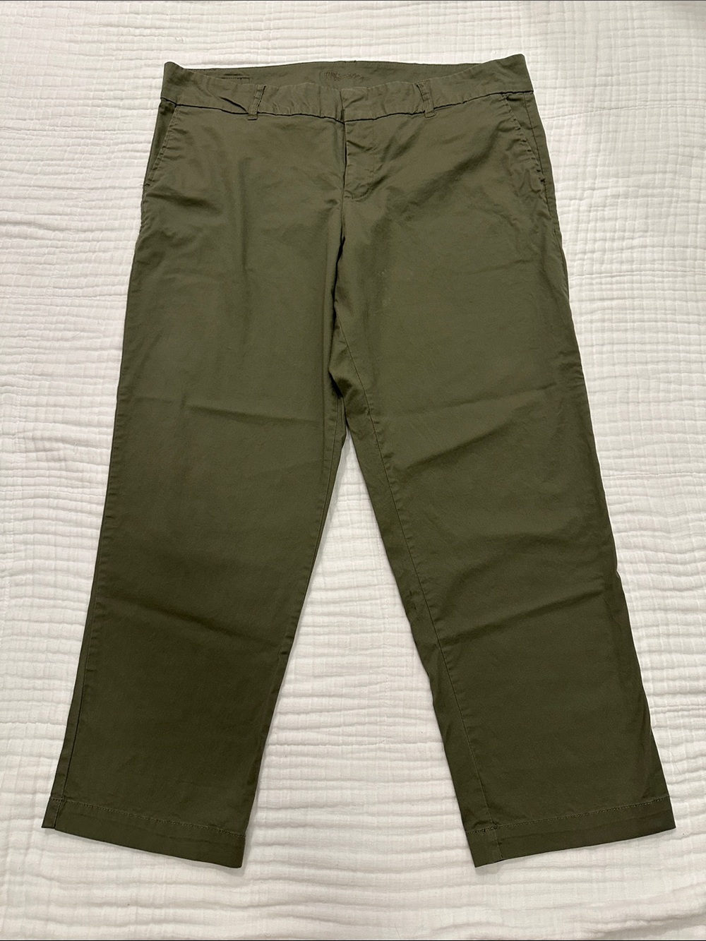 Kut from the Kloth Women’s capris Olive Stretch Chinos